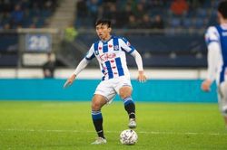 Bỏ rơi Văn Hậu, SC Heerenveen liệu có bị Hà Nội FC phạt?