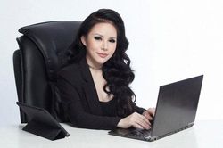 Nữ CEO 'vạn người mê': Sắc đẹp là vũ khí quyền lực của phụ nữ hiện đại