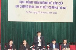 Thứ trưởng Bộ Y tế Nguyễn Thanh Long: 'Rất may là con virus Corona sợ nhiệt, sợ gió'
