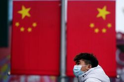 Trung Quốc cứu nền kinh tế đang sốt cao vì virus Vũ Hán như thế nào?