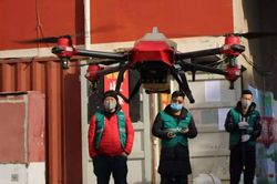 Drone thành công cụ đắc lực của Trung Quốc chống virus corona