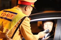 Bộ Y tế kiến nghị Bộ Công an dùng riêng ống thổi cho từng người khi kiểm tra nồng độ cồn