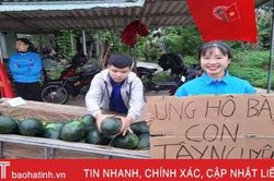 Tuổi trẻ Hà Tĩnh 'giải cứu' dưa hấu giúp người dân Tây Nguyên