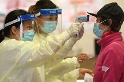 Các ngân hàng Trung Quốc khử trùng tiền để đối phó virus Corona