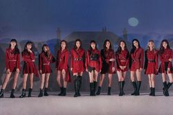So What - Màn bắt tay từ chủ tịch SM Entertainment và Loona có thật sự ấn tượng?