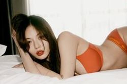 HuynA hút mắt khi diện đồ nội y, trở thành gương mặt đại diện cho thương hiệu đồ lót