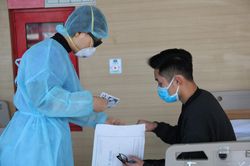 Nhiều trường đại học tiếp tục cho sinh viên nghỉ thêm một tuần