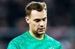 Manuel Neuer liên tục thủng lưới sau 3 sai lầm của đồng đội