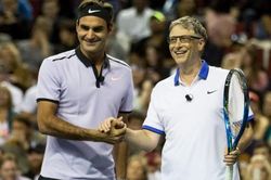 Tỷ phú Bill Gates đánh cặp với Federer đấu Nadal