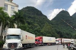 Thông quan cửa khẩu Hữu Nghị, nông sản bớt ùn ứ