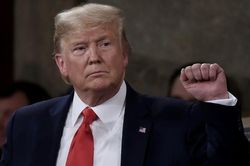 Kết thúc phiên xử luận tội, Tổng thống Trump được tuyên trắng án