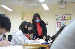 Có nên cho học sinh nghỉ tiếp vì dịch corona?