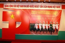Trưng bày hơn 300 tư liệu quý về Đảng Cộng sản Việt Nam
