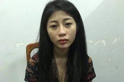Nam thanh niên bỏ chạy, để lại thiếu nữ trong xe taxi chứa ma túy