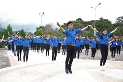 Tuổi trẻ tự hào tiến bước dưới cờ Đảng