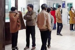 Hai cháu bé mồ côi cần được giúp đỡ