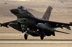 Tiêm kích F-16 Israel không kích dữ dội Thủ đô Damascus, Syria