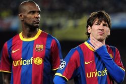 Pique lên tiếng về căng thẳng giữa Messi và Abidal