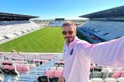 Beckham khoe khéo sân vận động của đội bóng mới