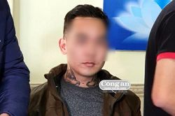 'Con nghiện' ngoại quốc làm càn