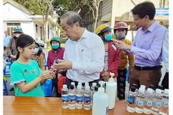 Hỗ trợ mua máy tự chế khuấy dung dịch diệt khuẩn