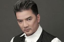 Đàm Vĩnh Hưng thừa nhận đưa tin sai về dịch corona