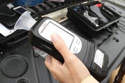 CSGT tạm dừng dùng phễu thổi khi kiểm tra nồng độ cồn