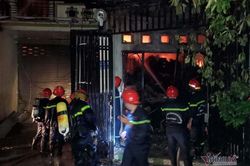 Biển lửa thiêu rụi căn nhà 3 tầng ở Sài Gòn