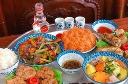 Chuyên gia lý giải việc 'cúng quanh năm không bằng Rằm tháng Giêng'
