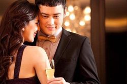 Biết chồng ngoại tình với gái trẻ tôi chẳng đánh ghen chỉ làm điều này khiến anh 'chết đứng' và quỳ xin tha thứ