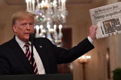 Trả đũa, TT Trump sa thải 2 nhân chứng trong vụ luận tội mình