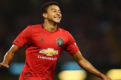Cựu HLV MU: 'Lingard xuất sắc như Iniesta, có lẽ cậu ấy đang có vấn đề gì đó thôi'