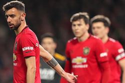 MU: Tìm dàn hợp xướng cho giọng ca Fernandes
