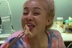 Ngân 98 tiếp tục có hành động khiến dân mạng 'giận tím người'