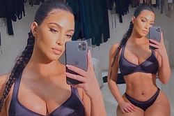 Kim siêu vòng 3 'selfie' thử nội y trước gương