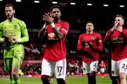 Sao MU tiết lộ sự thật phũ phàng phòng thay đồ Old Trafford