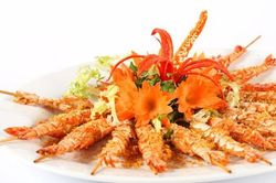 Chiêu đãi khách với món tôm chiên trứng muối béo ngậy