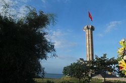 Gặp gỡ những người canh giữ nơi mênh mông trời biển, giữa bão táp mưa sa