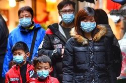 Đại học tạm đóng cửa vì virus corona, sinh viên tập nhảy trong hầm