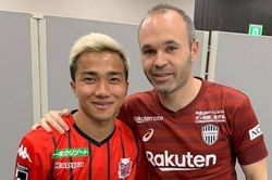 Lương của Iniesta đủ trả cho Chanathip 108 năm