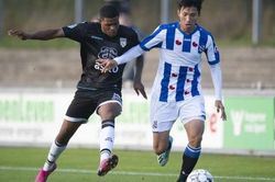 Vì sao Heerenveen không thắng 6 trận liên tiếp, Văn Hậu vẫn tuyệt vọng?