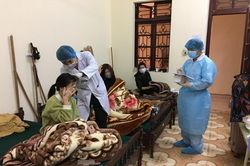 Công việc thầm lặng của các chiến sỹ áo trắng ở khu cách ly phòng dịch nCov