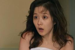 Dâu trẻ 'sốc toàn tập' với hành động bất ngờ của người chồng tàn tật ngay đêm tân hôn