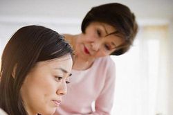 Mẹ chồng 'xuống nước' năn nỉ con dâu cho ra ở riêng