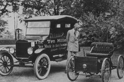 Henry Ford với mong ước tạo ra xe hơi cho tất cả mọi người