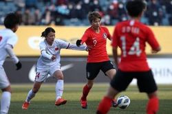 Tuyển nữ Việt Nam thua Hàn Quốc 0-3 ở vòng loại Olympic