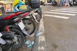 Phòng dịch cả khi vứt bỏ khẩu trang y tế dùng một lần