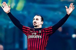 Cú đánh đầu đưa Ibrahimovic vào lịch sử derby Milan