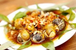 Trứng cút xào với thứ này ngon đậm đà ai cũng khen tấm tắc