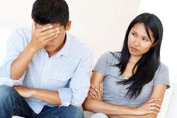 Giấu vợ mang tiền tỷ cho nhân tình mới quen trên mạng